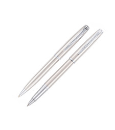 Набор Pierre Cardin коллекция ПАРА (PEN&PEN) : ручка шариковая + роллер. Корпус - латунь и хромоникилевое покрытие.Отделка и детали дизайна - сталь, хром. Цвет - серебристый. Упаковка Е. с логотипом