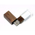 USB-флешка на 64 ГБ прямоугольной формы, под гравировку 3D логотипа, материал стекло, с деревянным колпачком красного цвета, синий с логотипом